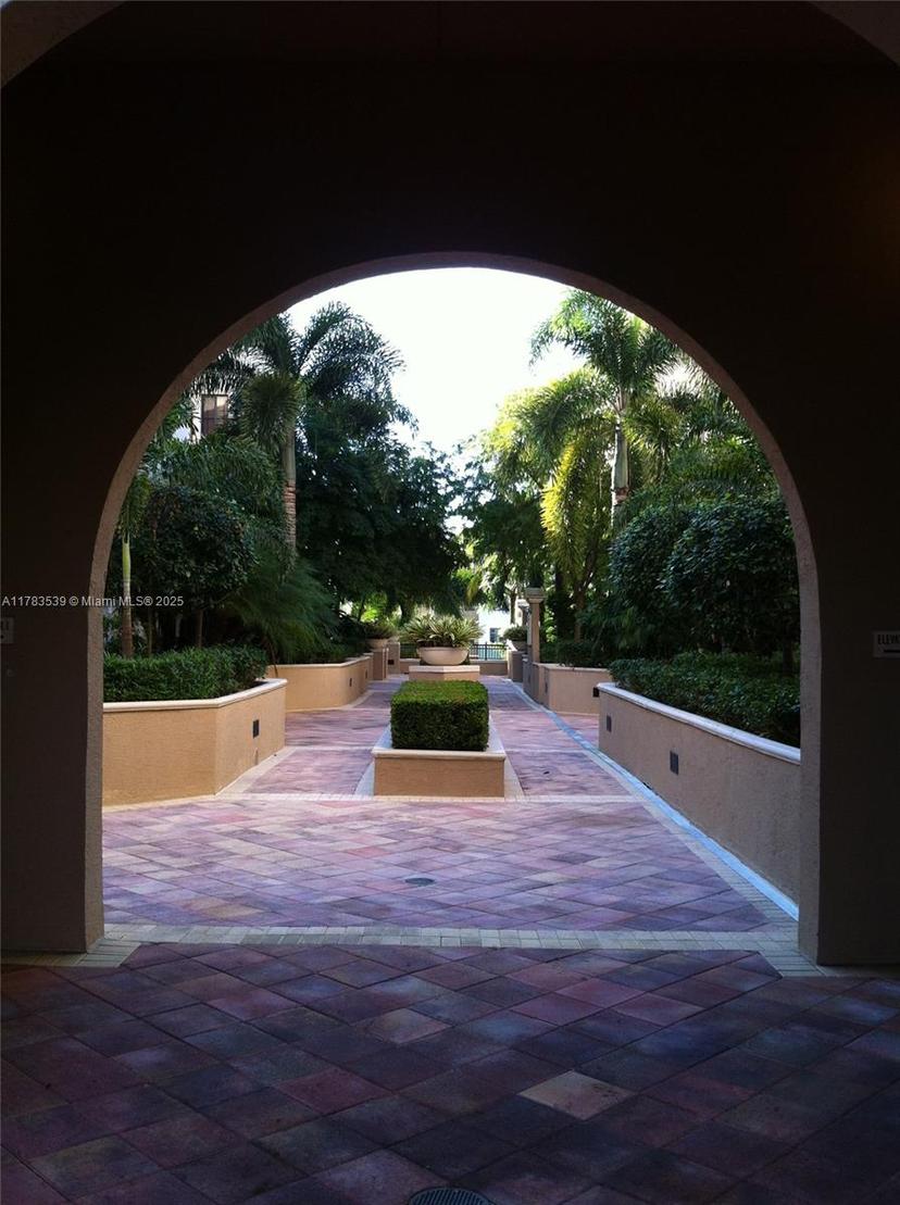 Picture of 2925 NW 126Th Ave # 1, Sunrise FL 33323