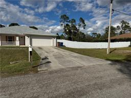 Picture of 1065 Lilac St E, Lehigh Acres, FL 33974