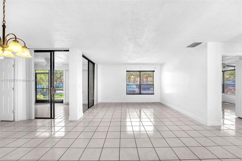 Picture of 4110 S Carambola Cir S # 2111, Coconut Creek FL 33066