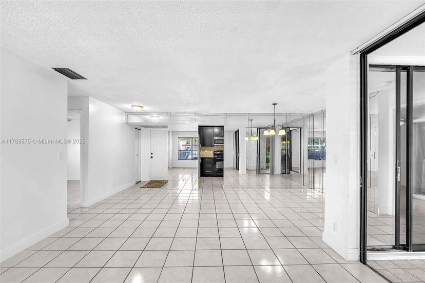 Picture of 4110 S Carambola Cir S # 2111, Coconut Creek FL 33066