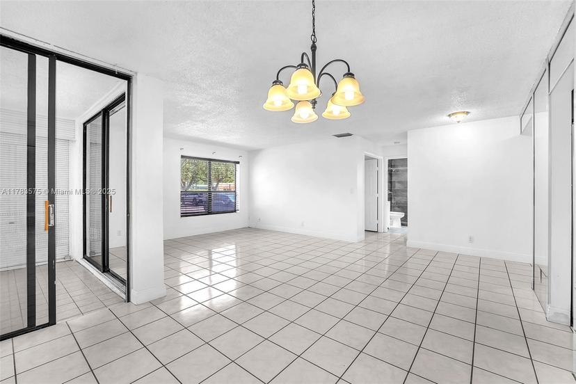 Picture of 4110 S Carambola Cir S # 2111, Coconut Creek FL 33066