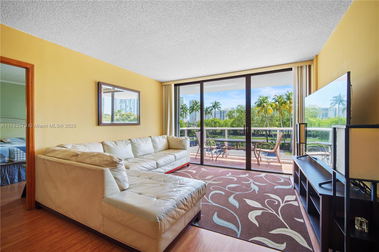 Picture of 3675 N Country Club Dr # 204, Aventura, FL 33180