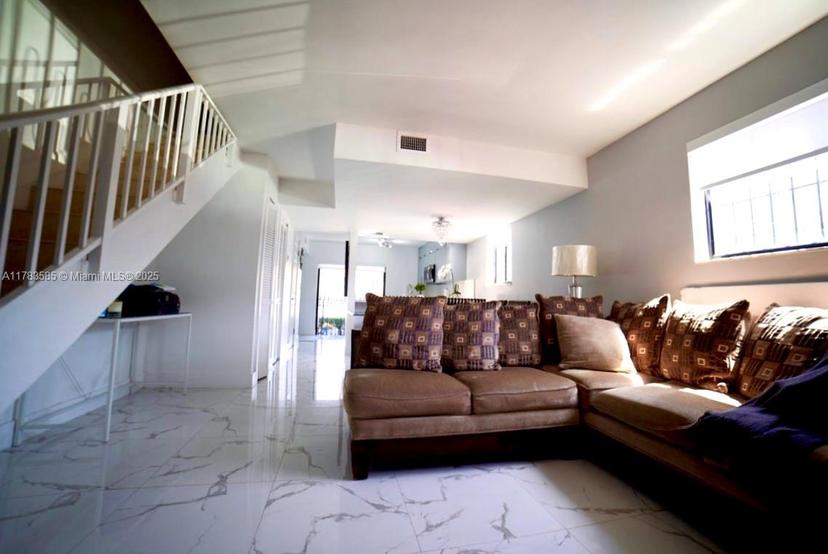 Picture of 1380 W 41St St # 101, Hialeah FL 33012