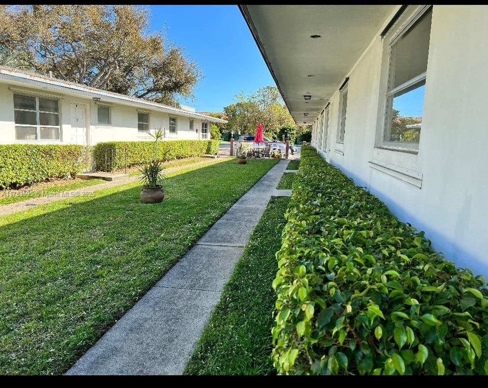Picture of 2215 Jackson St # 4, Hollywood, FL 33020