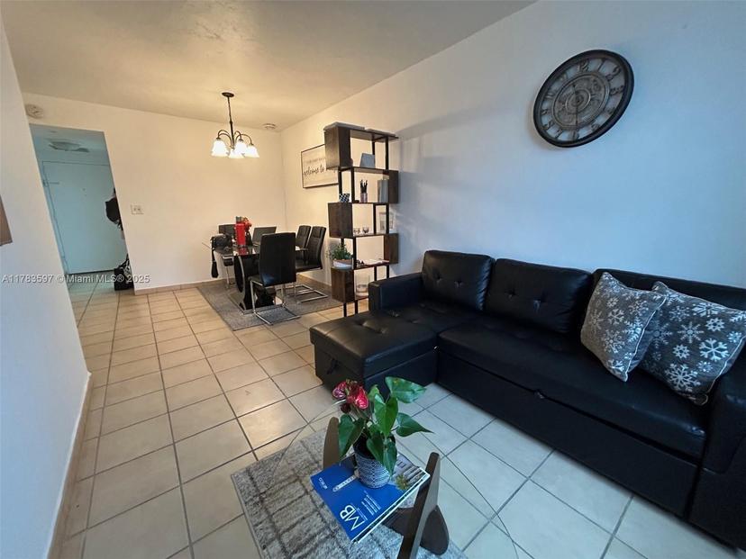 Picture of 2899 Collins Ave # 410, Miami Beach FL 33140