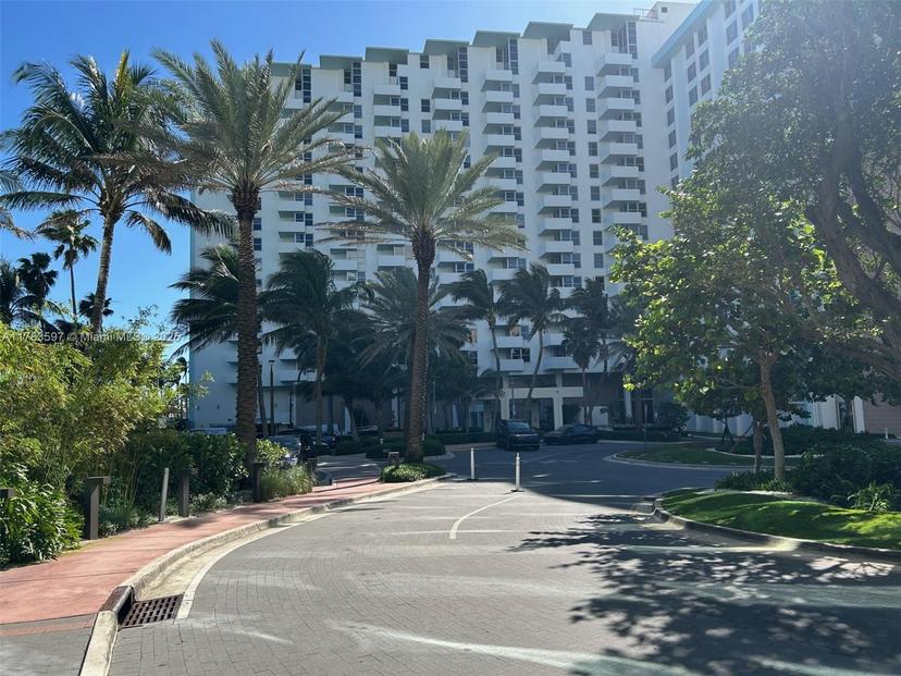 Picture of 2899 Collins Ave # 410, Miami Beach FL 33140