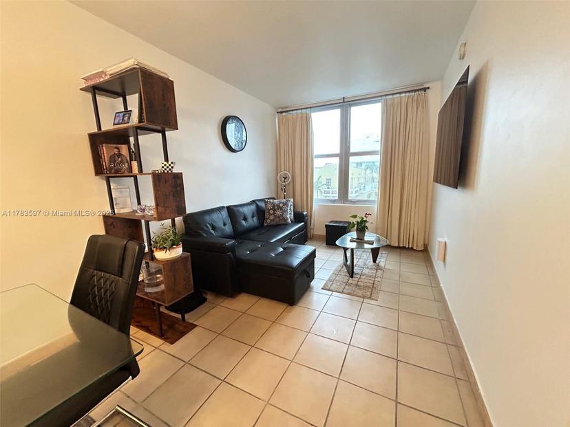 Picture of 2899 Collins Ave # 410, Miami Beach FL 33140