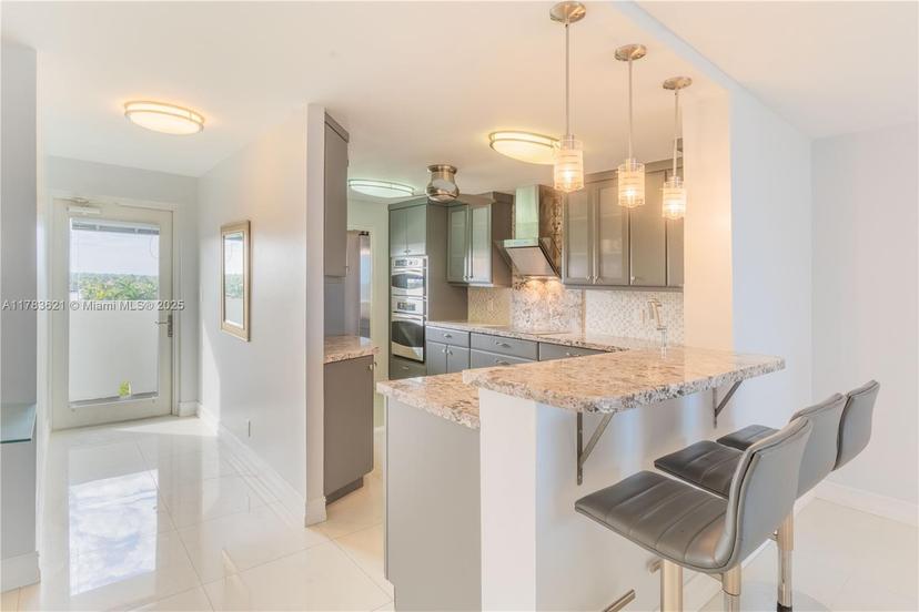 Picture of 2200 NE 33Rd Ave # 7J, Fort Lauderdale FL 33305