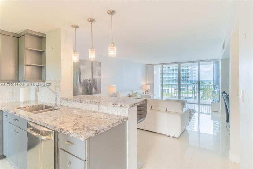 Picture of 2200 NE 33Rd Ave # 7J, Fort Lauderdale FL 33305
