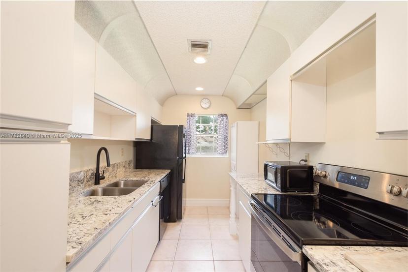 Picture of 13940 Nesting Way # C, Delray Beach FL 33484