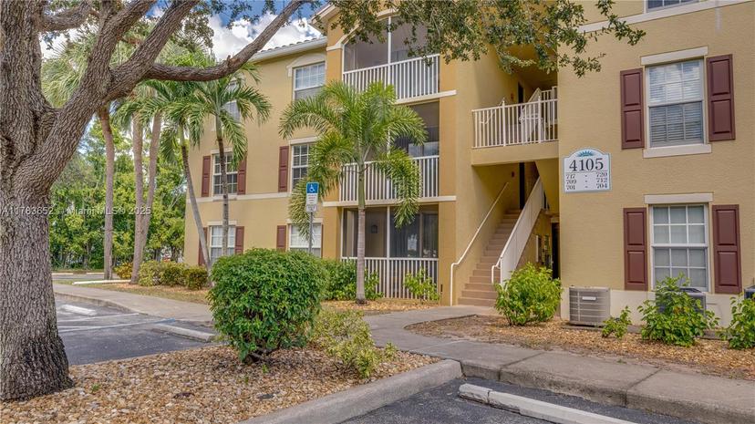 Picture of 4105 Residence Drive # 709, Fort Myers FL 33901