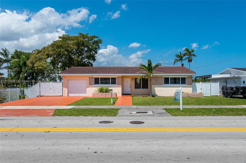 Picture of 2501 NE 209Th Ter, Miami FL 33180