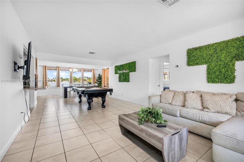 Picture of 2501 NE 209Th Ter, Miami FL 33180