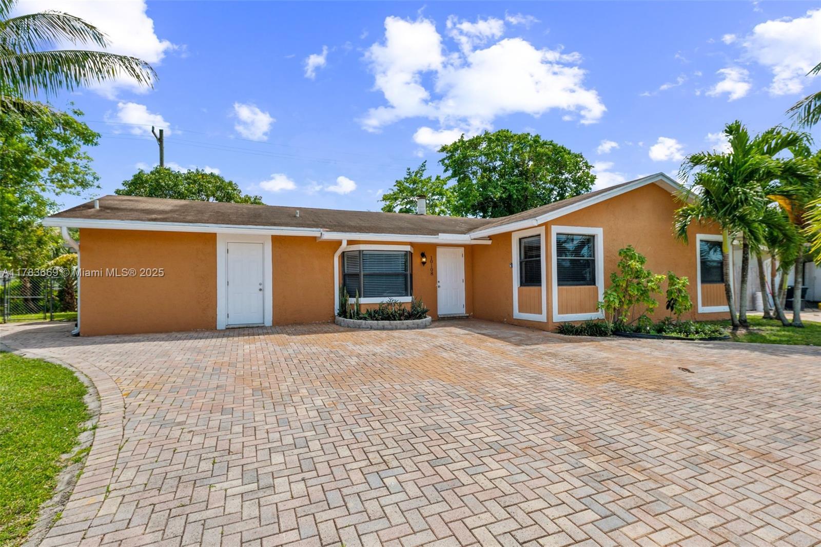 Picture of 10108 S Windtree Ln S, Boca Raton, FL 33428
