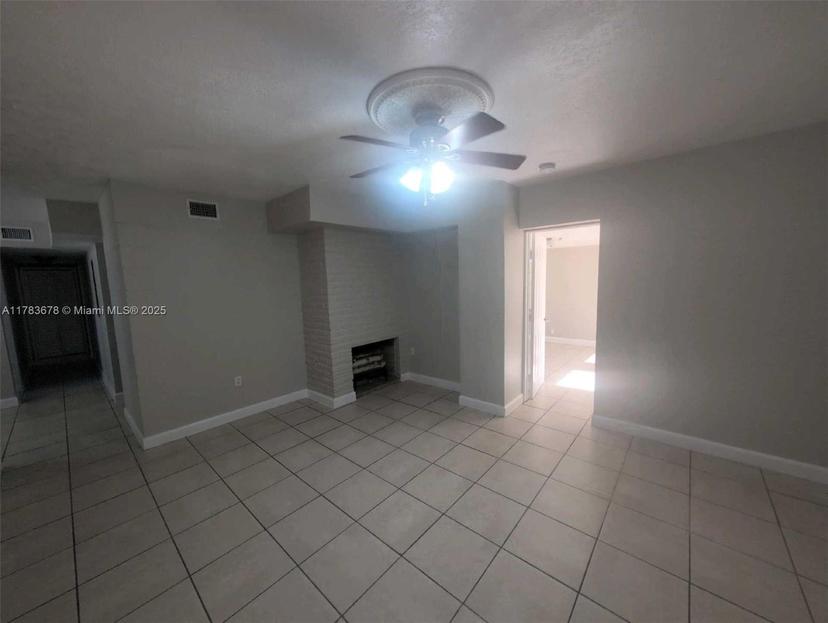 Picture of 160 NW 193Rd St, Miami Gardens FL 33169