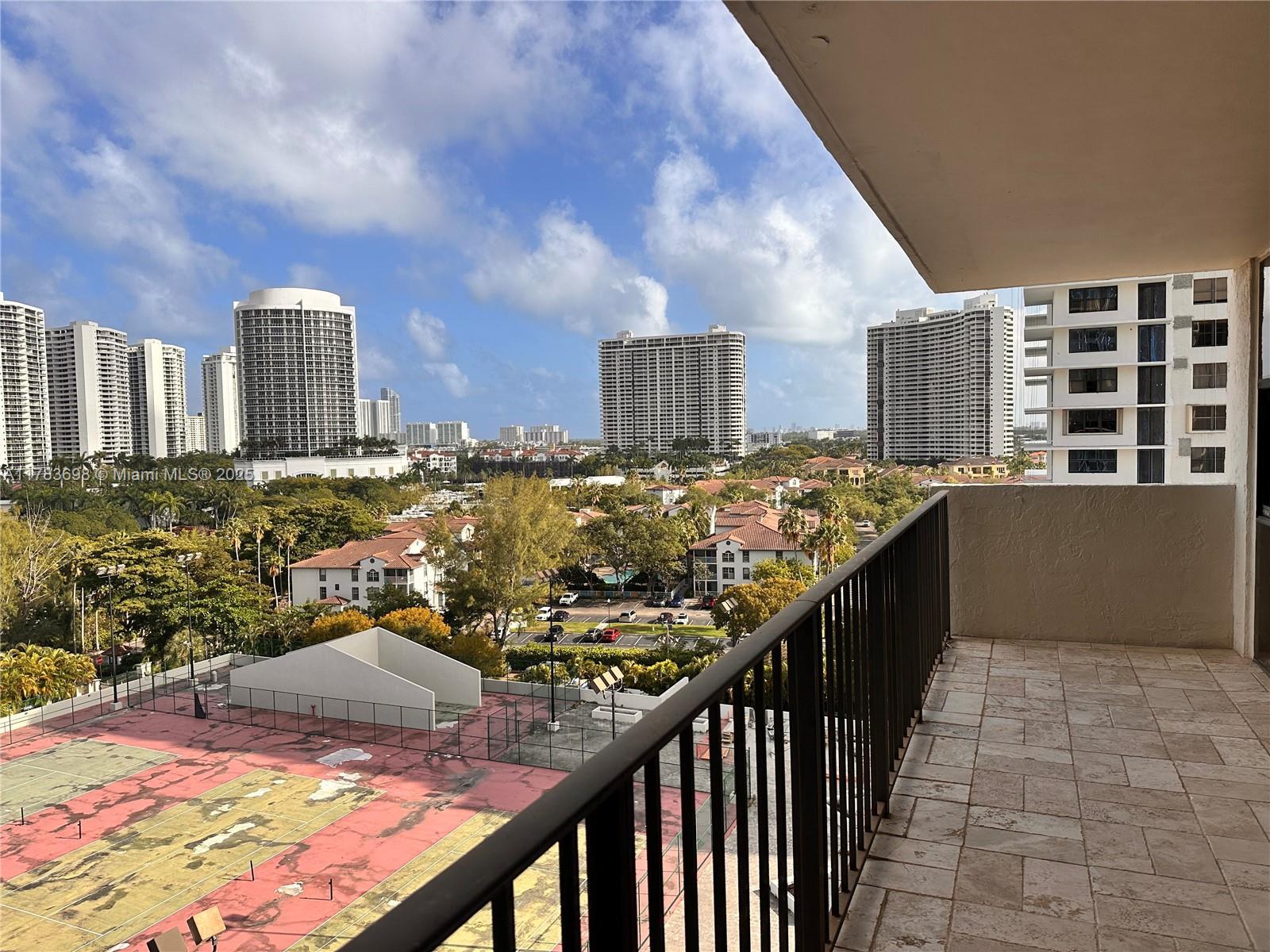 Picture of 18181 NE 31St Ct # 1108, Aventura, FL 33160