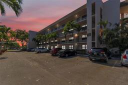 Picture of 10400 NW 30Th Ct # 203, Sunrise, FL 33322