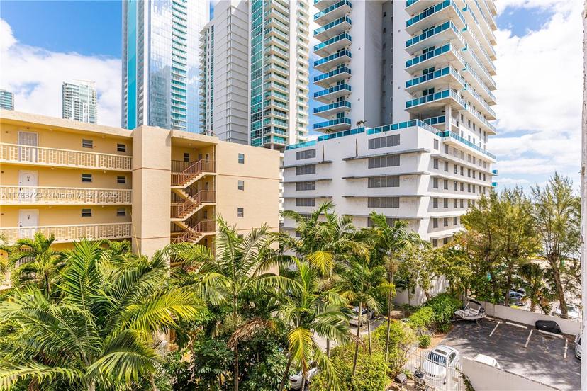 Picture of 677 NE 24Th St # 504, Miami FL 33137
