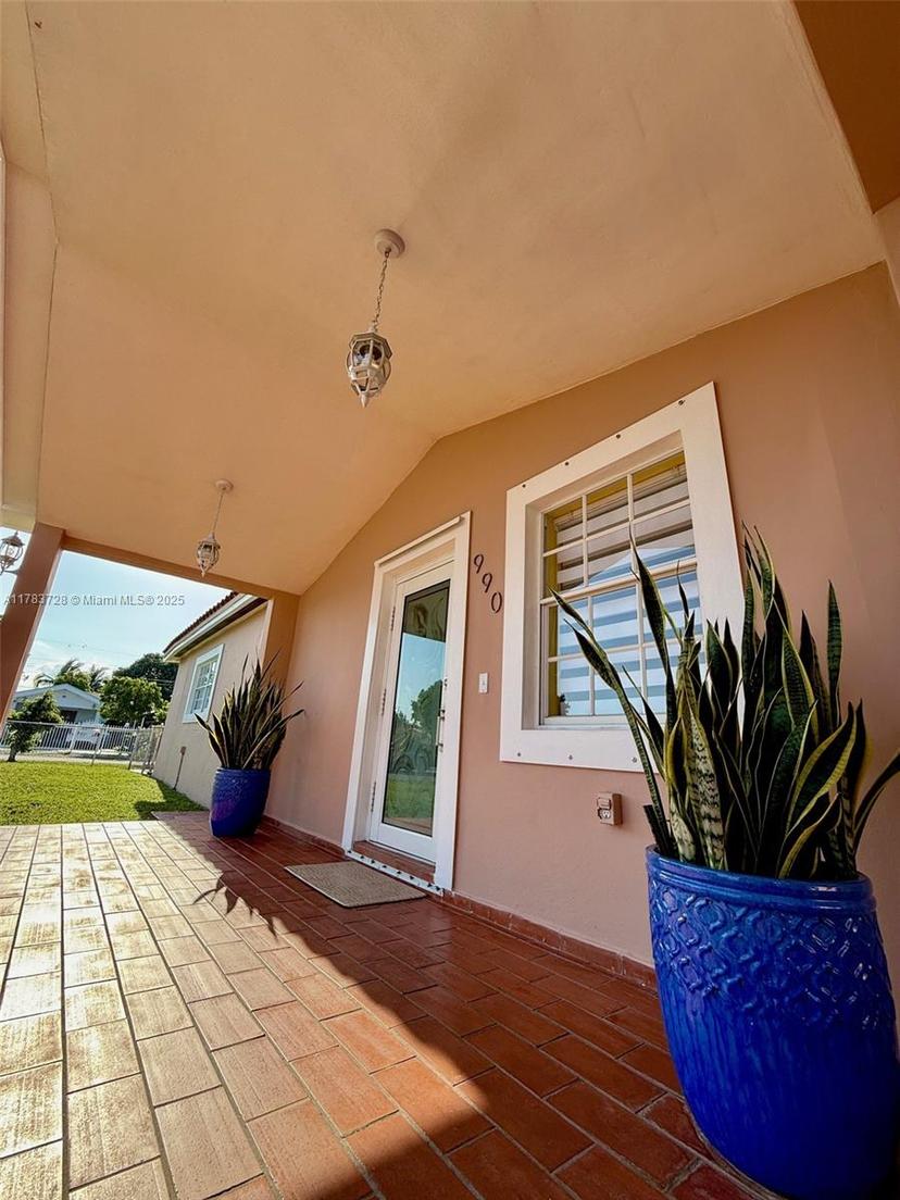 Picture of 990 E 6Th St, Hialeah FL 33010