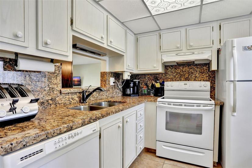 Picture of 3401 NW 47Th Ave # 413, Lauderdale Lakes FL 33319