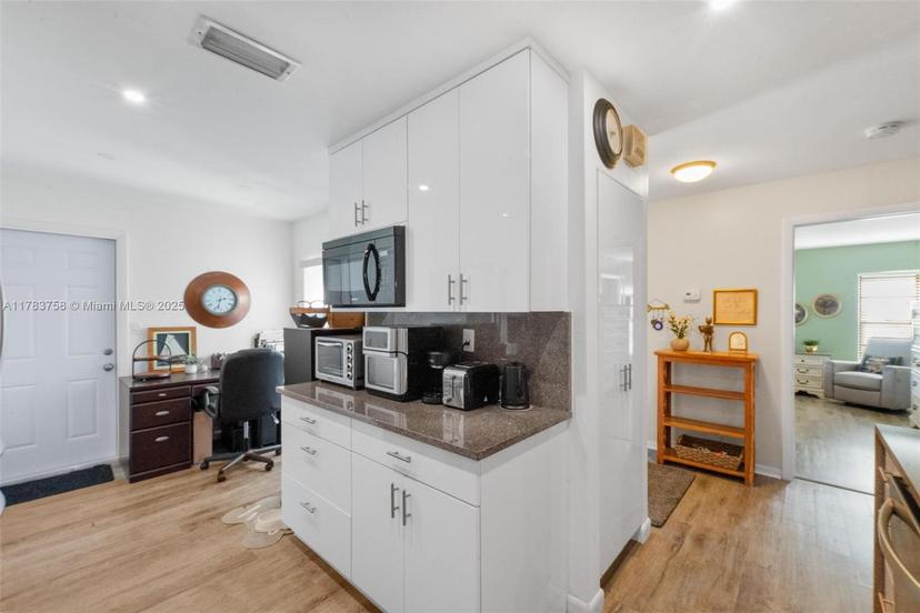 Picture of 9909 NW 52Nd Ln, Doral FL 33178