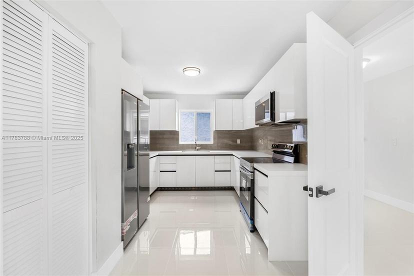 Picture of 10935 SW 217Th Ter, Miami FL 33170