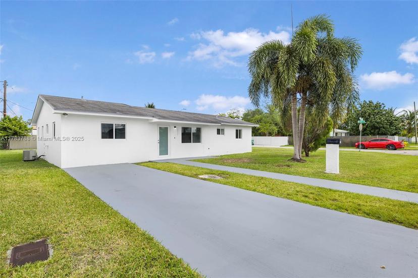 Picture of 10935 SW 217Th Ter, Miami FL 33170