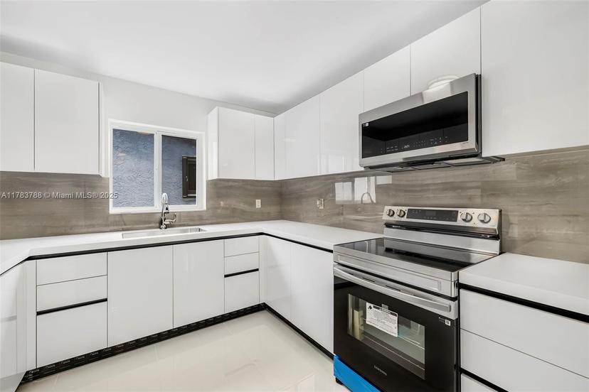 Picture of 10935 SW 217Th Ter, Miami FL 33170