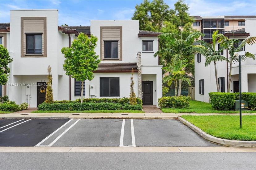 Picture of 340 NE 208Th Ter, Miami FL 33179