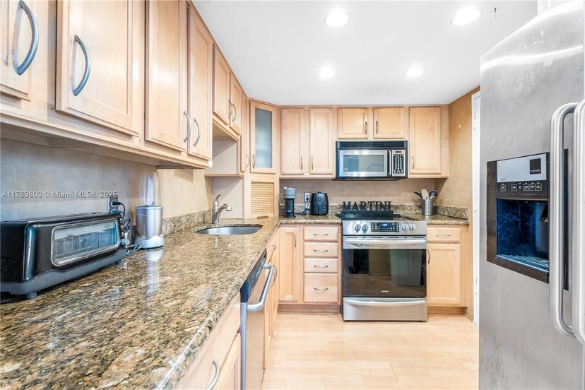 Picture of 800 West Ave # 502, Miami Beach FL 33139