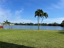 Picture of 2200 Park Ln # 109, Hollywood, FL 33021