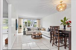 Picture of 2200 Park Ln # 109, Hollywood, FL 33021