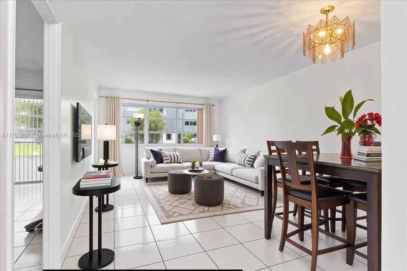 Picture of 2200 Park Ln # 109, Hollywood FL 33021