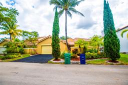 Picture of 17411 NW 62 Ct, Hialeah, FL 33015