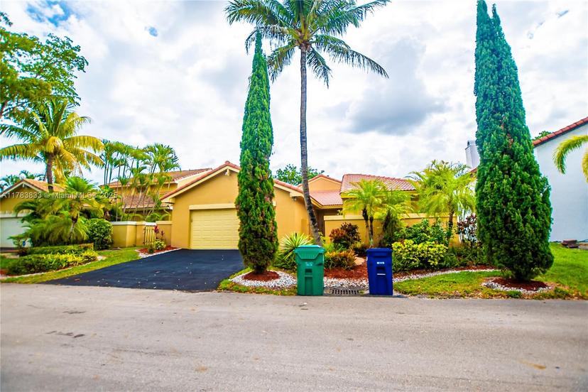 Picture of 17411 NW 62 Ct, Hialeah FL 33015