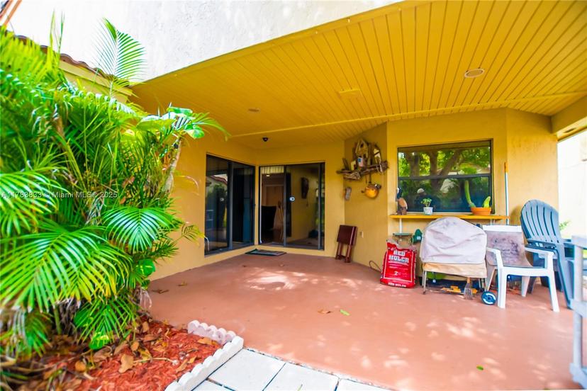 Picture of 17411 NW 62 Ct, Hialeah FL 33015