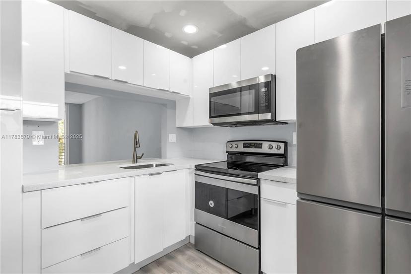 Picture of 9460 Tangerine Pl # 202, Davie FL 33324