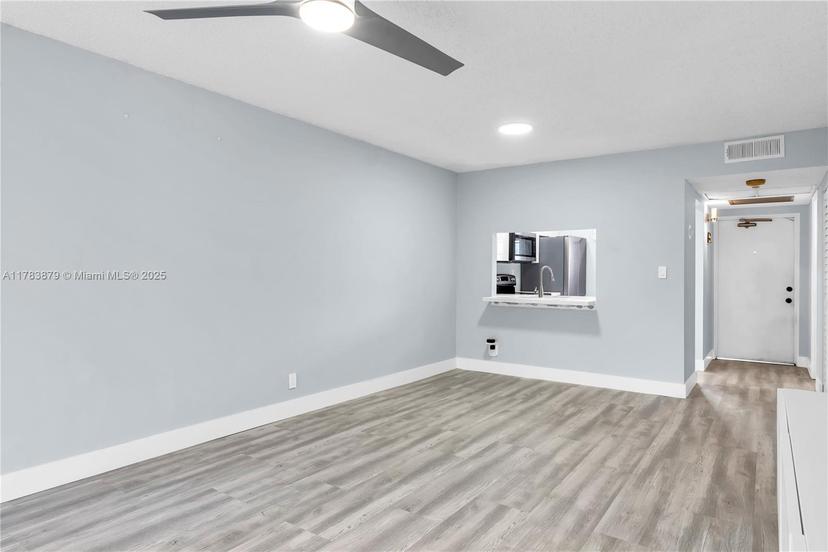 Picture of 9460 Tangerine Pl # 202, Davie FL 33324