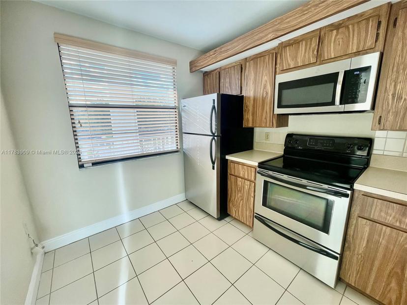Picture of 6061 Balboa Cir # 304, Boca Raton FL 33433