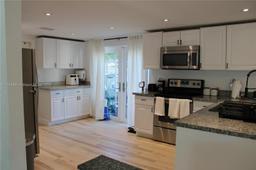 Picture of 10560 La Placida Dr, Coral Springs, FL 33065