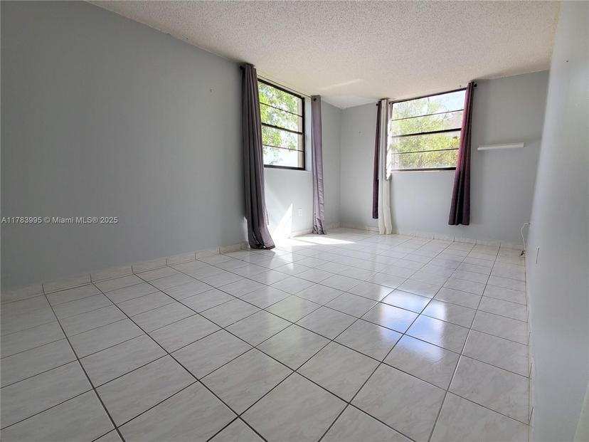 Picture of 10985 SW 107Th St # 216, Miami FL 33176