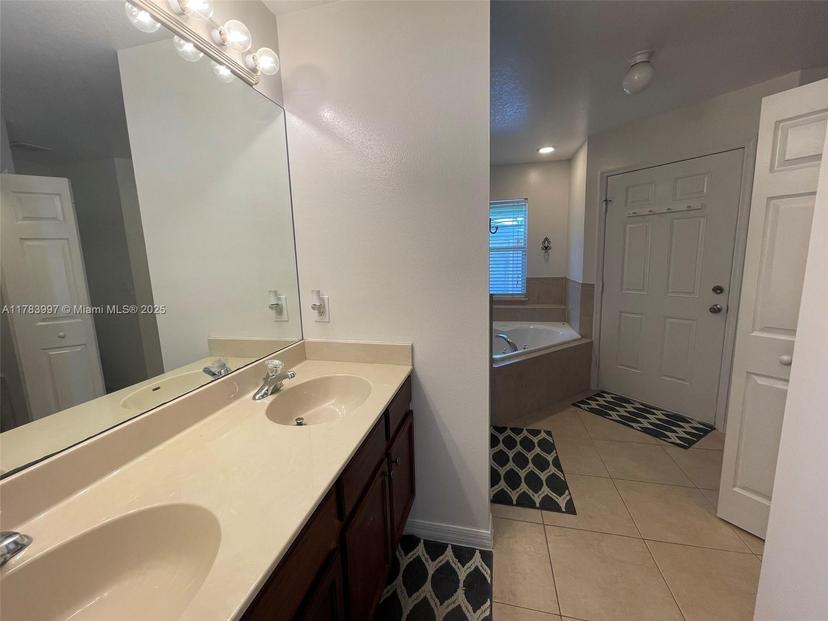 Picture of 1214 SW Patricia Ave, Port St. Lucie FL 34953