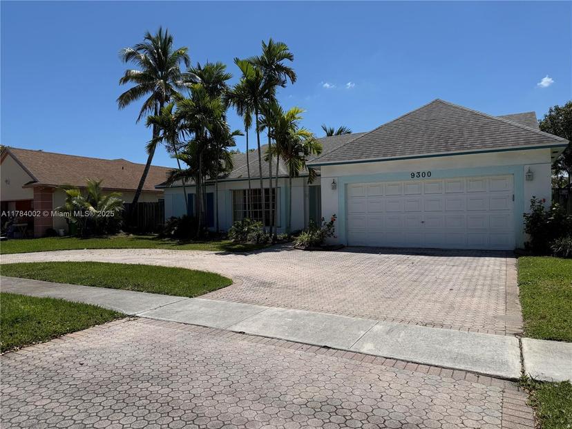 Picture of 9300 Dunhill Dr, Miramar FL 33025
