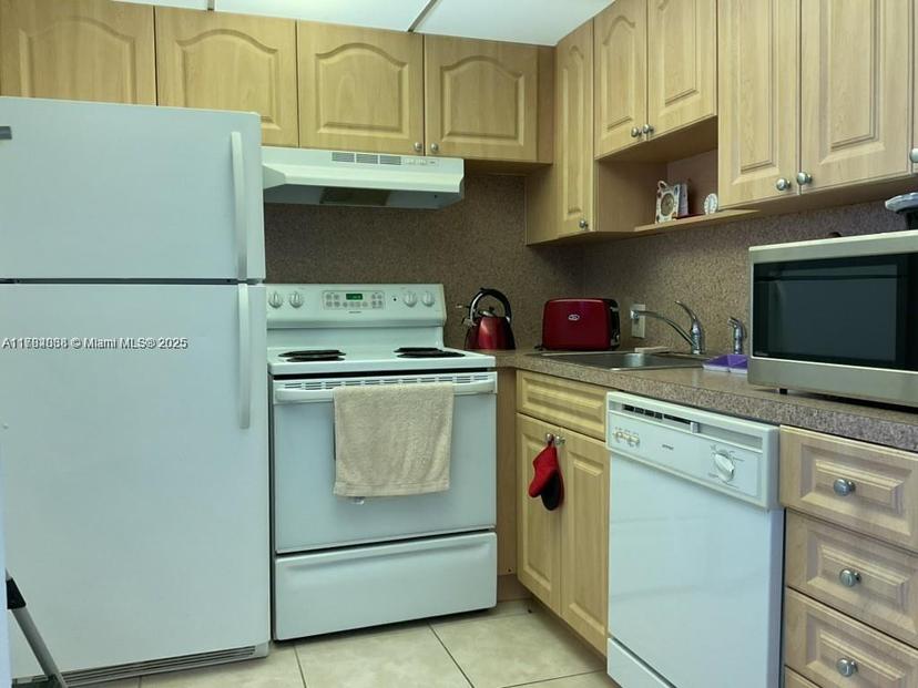 Picture of 569 N Fanshaw N # 569, Boca Raton FL 33434