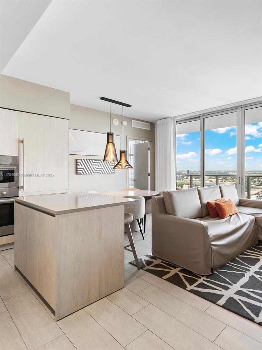 Picture of 4010 S Ocean Dr # T3904, Hollywood, FL 33019