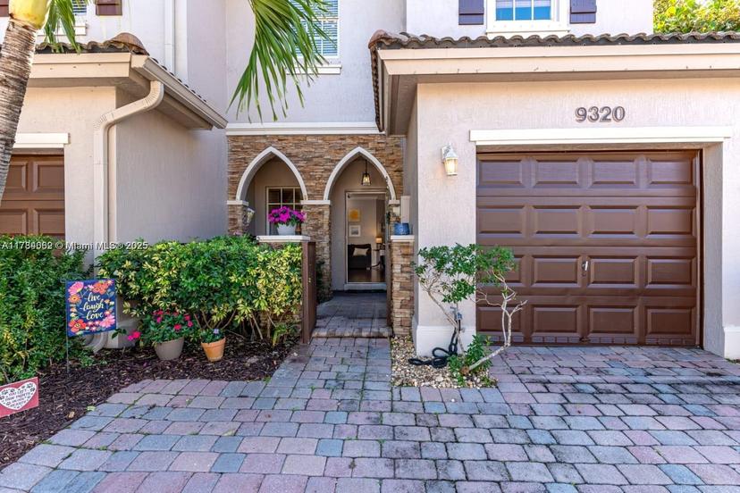 Picture of 9320 SW 220Th Ter, Cutler Bay FL 33190