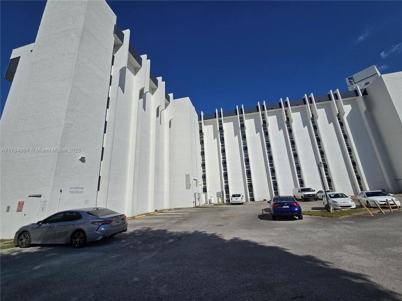 Picture of 9682 Fontainebleau Blvd # 410, Miami FL 33172