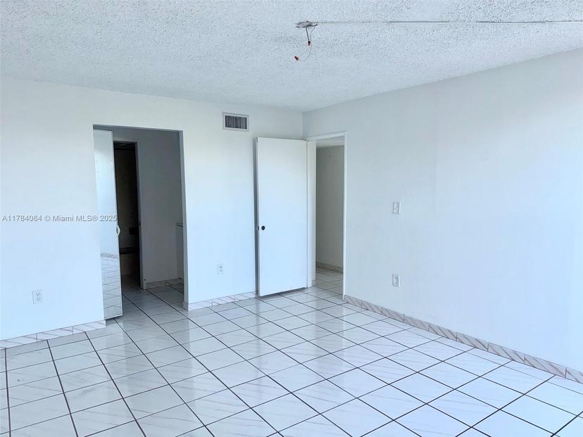 Picture of 9682 Fontainebleau Blvd # 410, Miami FL 33172