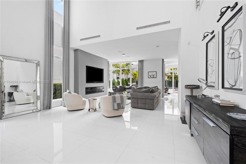 Picture of 6819 NW 105Th Ave, Doral FL 33178
