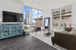 Picture of 151 SE 1St St # 1402, Miami, FL 33131